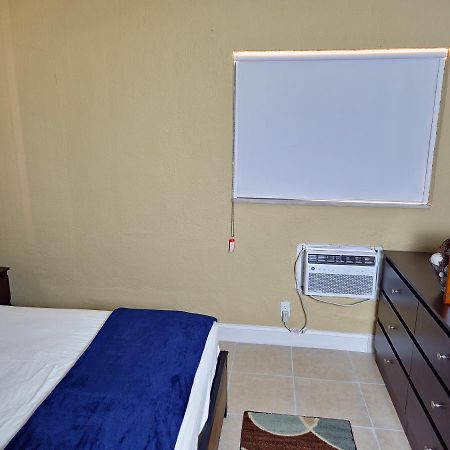 The Vacay Inn Lauderdale Lakes Bagian luar foto