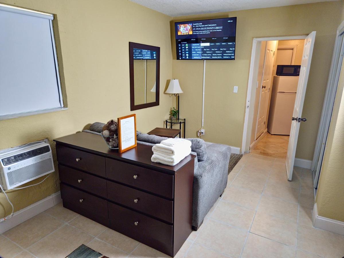 The Vacay Inn Lauderdale Lakes Bagian luar foto