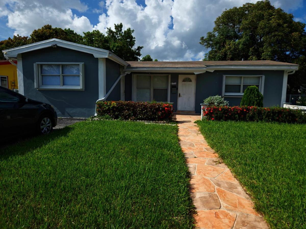 The Vacay Inn Lauderdale Lakes Bagian luar foto